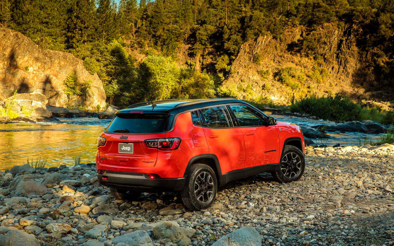 Comparison Jeep Compass High Altitude 2017 Vs Audi